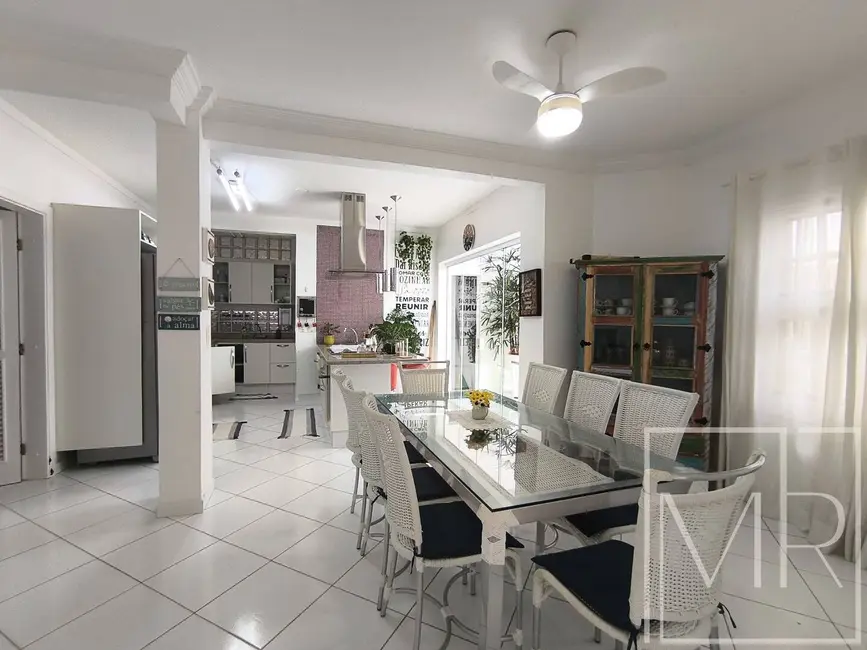 Foto 6 de Casa com 4 quartos à venda e para alugar, 164m2 em Riviera de São Lourenço, Bertioga - SP
