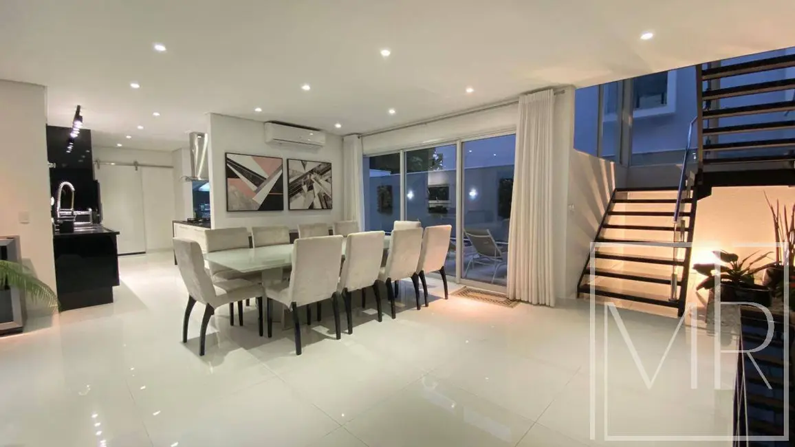 Casa com 5 quartos à venda, 367m2 em Riviera de São Lourenço, Bertioga - SP - imagem 9 Foto 9 de Casa com 5 quartos à venda, 367m2 em Riviera de São Lourenço, Bertioga - SP