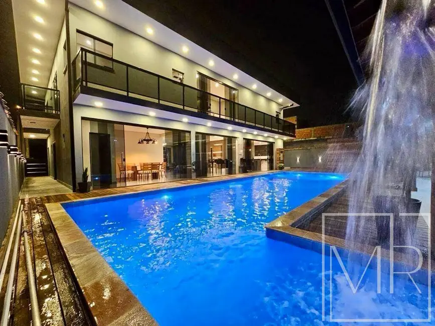 Foto 1 de Casa com 5 quartos à venda, 770m2 em Ubatuba - SP
