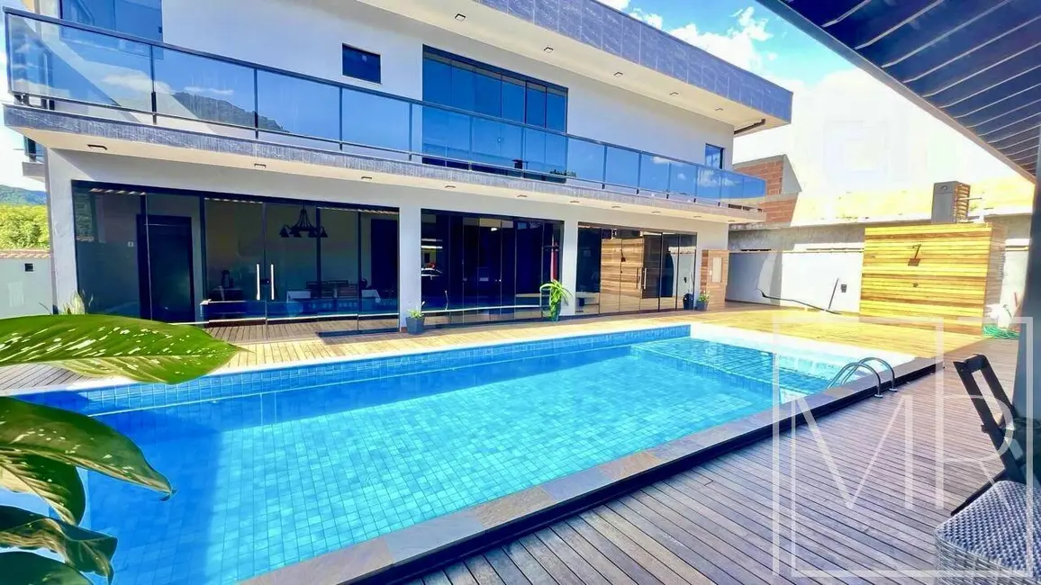 Foto 3 de Casa com 5 quartos à venda, 770m2 em Ubatuba - SP