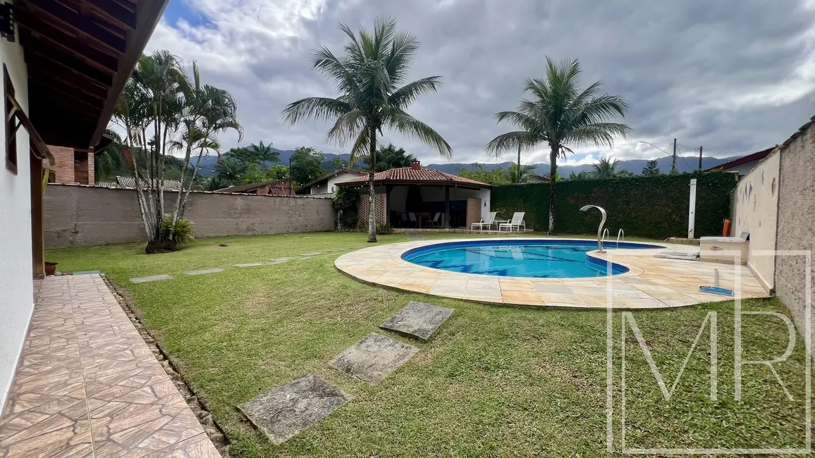 Foto 8 de Casa com 4 quartos à venda, 170m2 em Ubatuba - SP