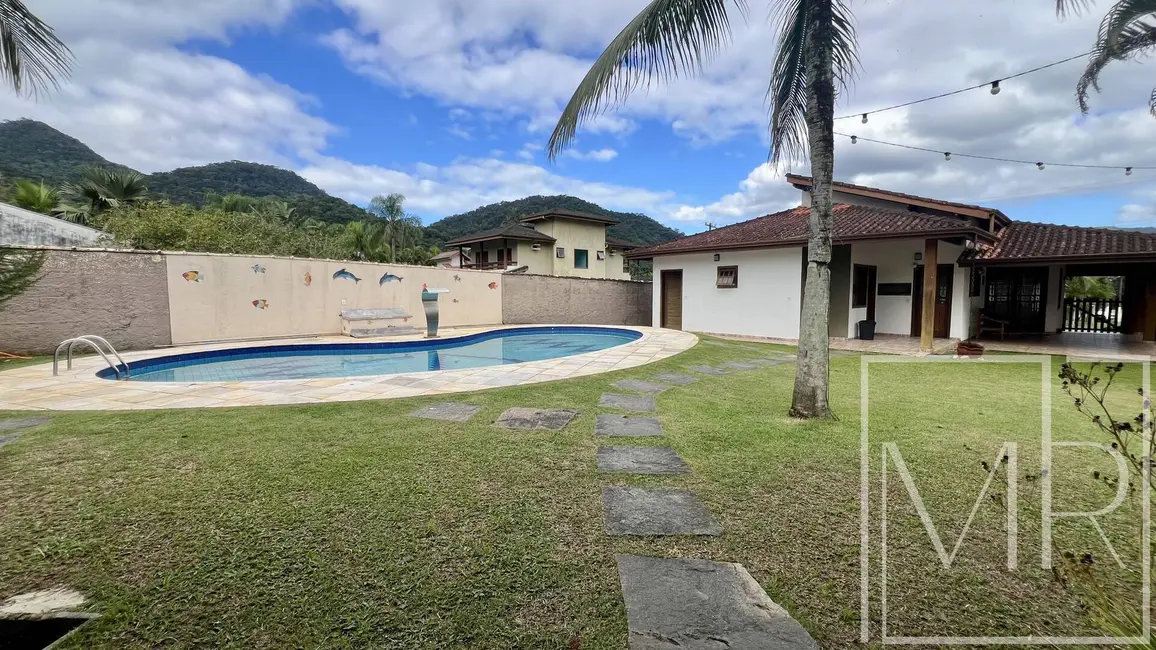 Foto 4 de Casa com 4 quartos à venda, 170m2 em Ubatuba - SP