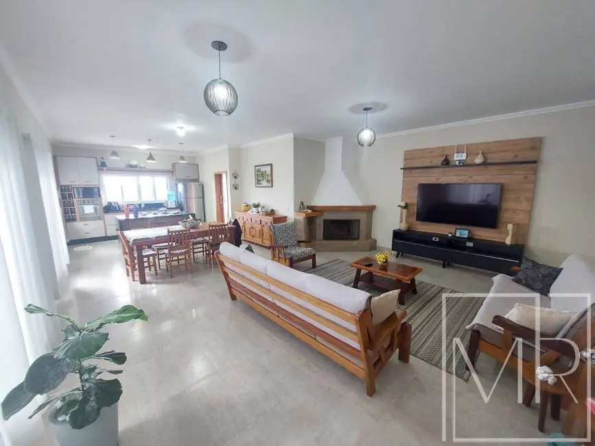 Casa com 3 quartos à venda, 320m2 em Jardim dos Pinheiros, Atibaia - SP - imagem 2 Foto 2 de Casa com 3 quartos à venda, 320m2 em Jardim dos Pinheiros, Atibaia - SP