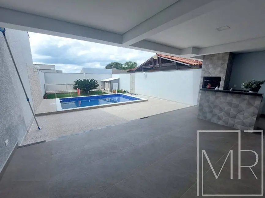 Casa com 3 quartos à venda, 320m2 em Jardim dos Pinheiros, Atibaia - SP - imagem 3 Foto 3 de Casa com 3 quartos à venda, 320m2 em Jardim dos Pinheiros, Atibaia - SP