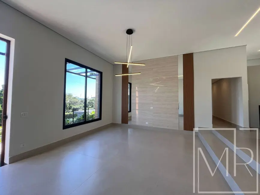 Casa com 4 quartos à venda e para alugar, 1000m2 em Condomínio Flamboyant-B, Atibaia - SP - imagem 6 Foto 6 de Casa com 4 quartos à venda e para alugar, 1000m2 em Condomínio Flamboyant-B, Atibaia - SP