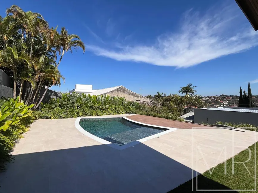 Casa com 4 quartos à venda e para alugar, 1000m2 em Condomínio Flamboyant-B, Atibaia - SP - imagem 2 Foto 2 de Casa com 4 quartos à venda e para alugar, 1000m2 em Condomínio Flamboyant-B, Atibaia - SP