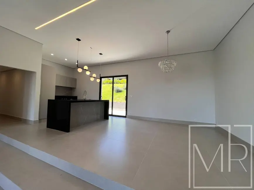 Casa com 4 quartos à venda e para alugar, 1000m2 em Condomínio Flamboyant-B, Atibaia - SP - imagem 9 Foto 9 de Casa com 4 quartos à venda e para alugar, 1000m2 em Condomínio Flamboyant-B, Atibaia - SP