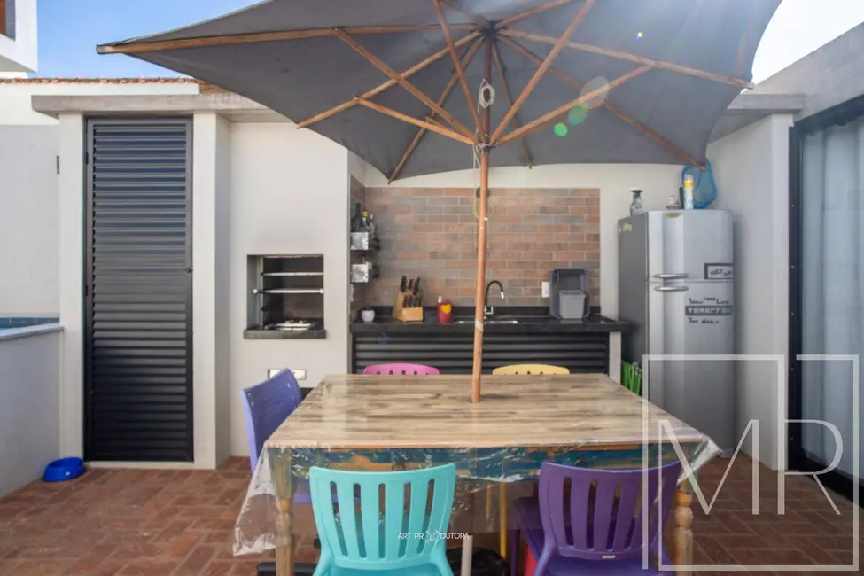 Foto 4 de Casa com 3 quartos à venda, 200m2 em Jardim dos Pinheiros, Atibaia - SP