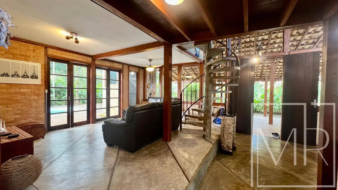Foto 9 de Casa com 3 quartos à venda, 360m2 em Ubatuba - SP