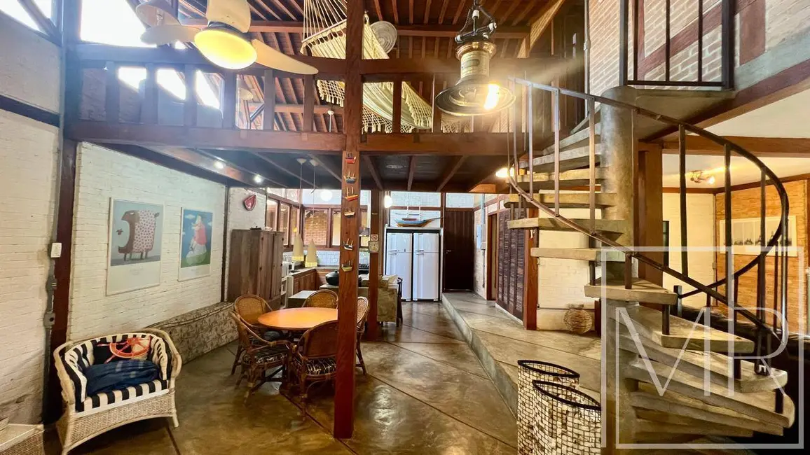 Foto 3 de Casa com 3 quartos à venda, 360m2 em Ubatuba - SP