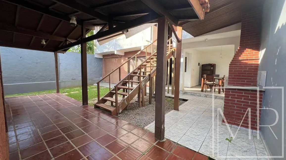 Foto 6 de Casa com 6 quartos à venda, 300m2 em Ubatuba - SP