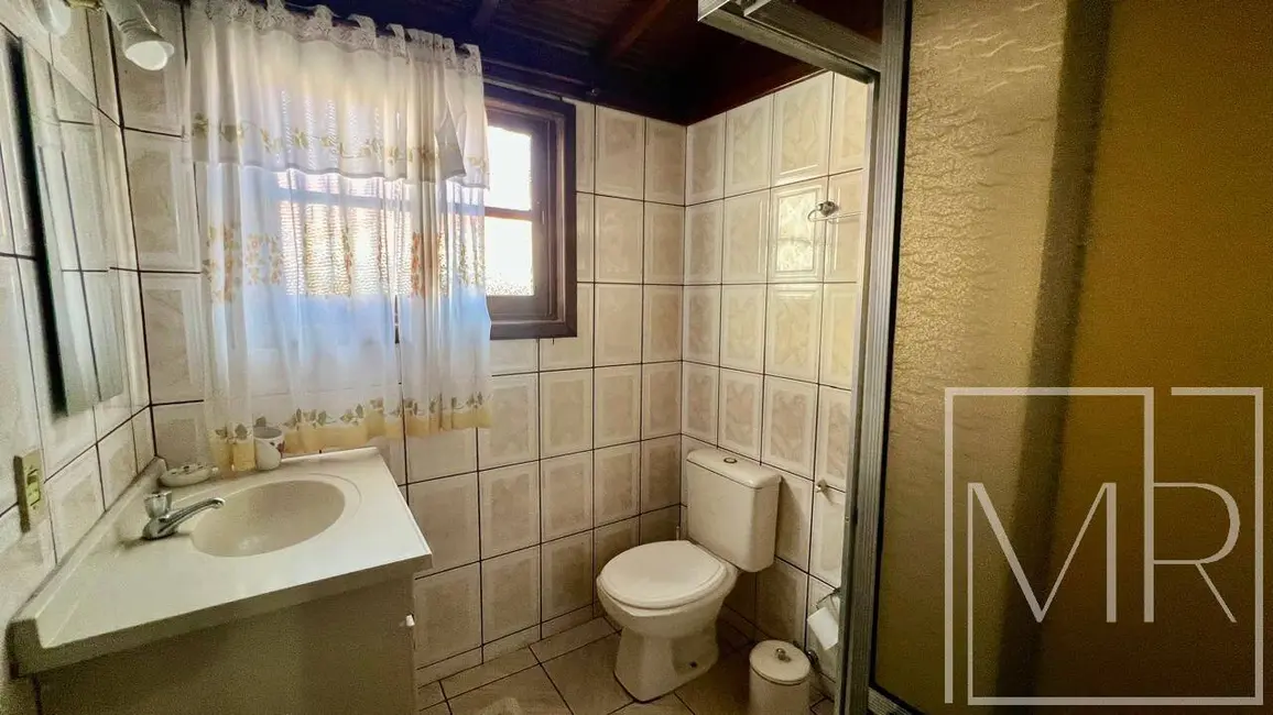 Foto 4 de Casa com 6 quartos à venda, 300m2 em Ubatuba - SP