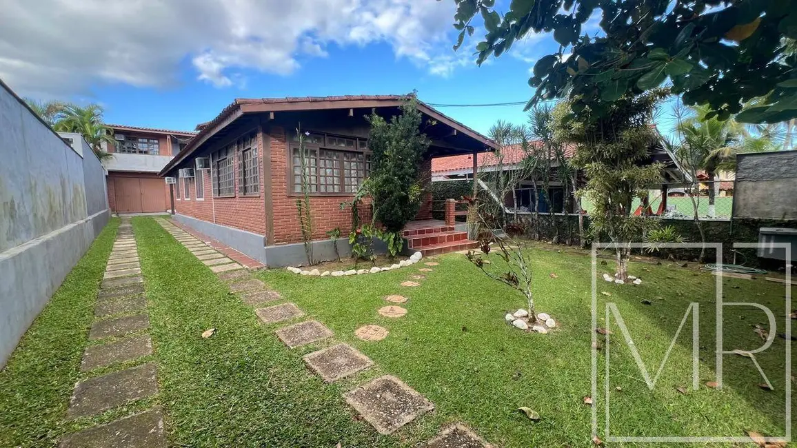 Foto 1 de Casa com 6 quartos à venda, 300m2 em Ubatuba - SP