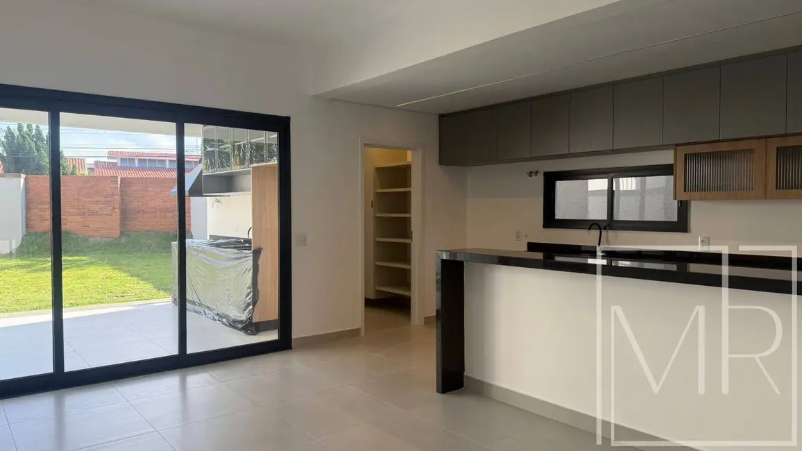 Foto 2 de Casa com 3 quartos à venda, 245m2 em Vila Santista, Atibaia - SP