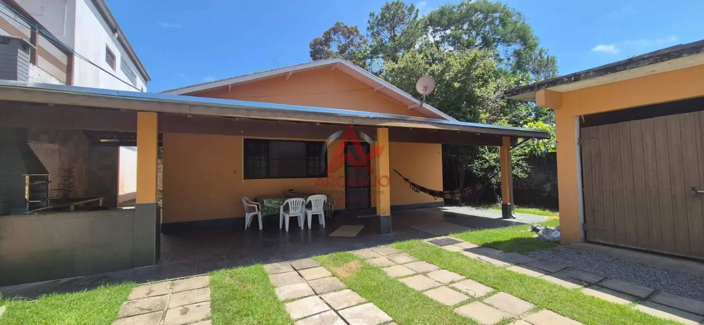 Foto 1 de Casa com 3 quartos à venda, 307m2 em Ubatuba - SP