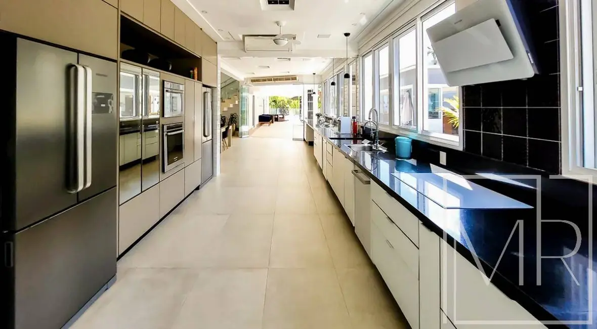 Foto 7 de Casa com 7 quartos à venda, 1500m2 em Ubatuba - SP