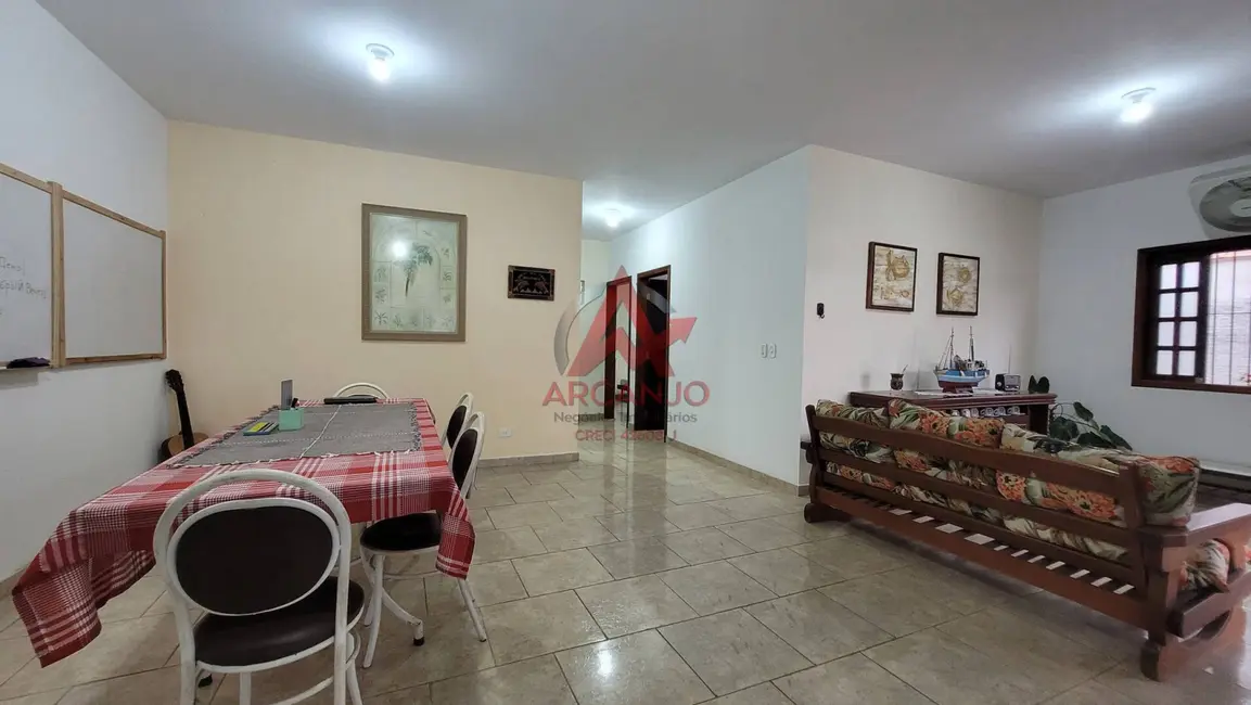 Casa com 3 quartos à venda, 120m2 em Ubatuba - SP - imagem 9 Foto 9 de Casa com 3 quartos à venda, 120m2 em Ubatuba - SP