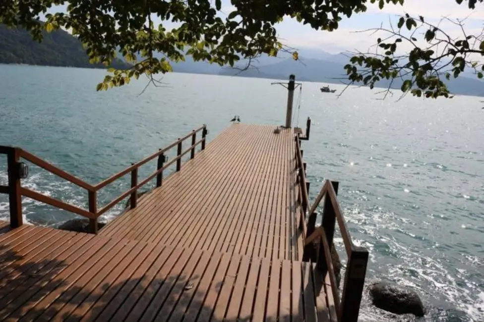 Casa com 3 quartos à venda, 437m2 em Ubatuba - SP - imagem 5 Foto 5 de Casa com 3 quartos à venda, 437m2 em Ubatuba - SP