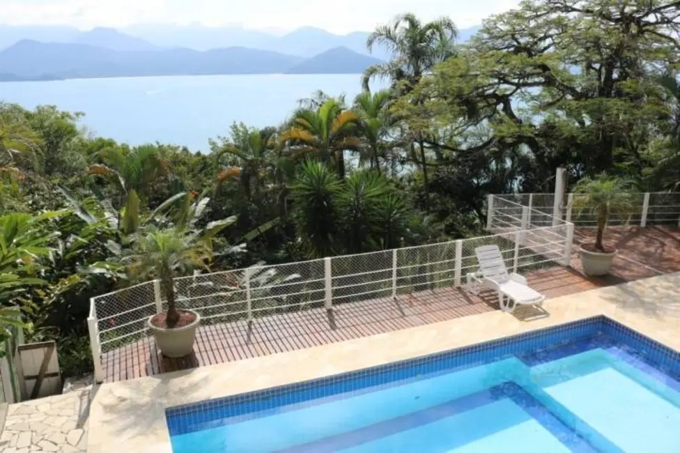 Casa com 3 quartos à venda, 437m2 em Ubatuba - SP - imagem 8 Foto 8 de Casa com 3 quartos à venda, 437m2 em Ubatuba - SP