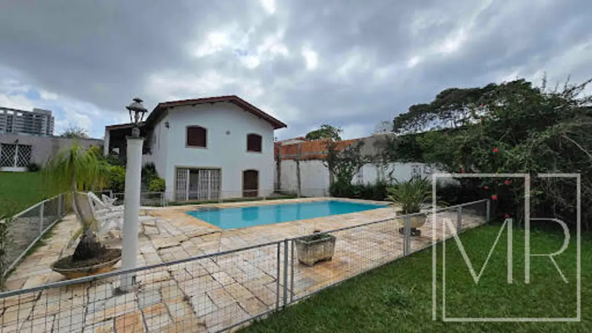 Foto 1 de Casa com 3 quartos à venda, 680m2 em Jardim Floresta, Atibaia - SP