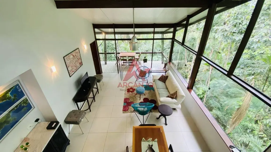 Foto 1 de Casa com 3 quartos à venda, 180m2 em Ubatuba - SP
