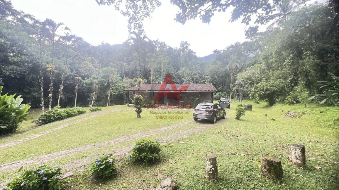 Chácara com 3 quartos à venda, 700m2 em Ubatuba - SP - imagem 1 Foto 1 de Chácara com 3 quartos à venda, 700m2 em Ubatuba - SP