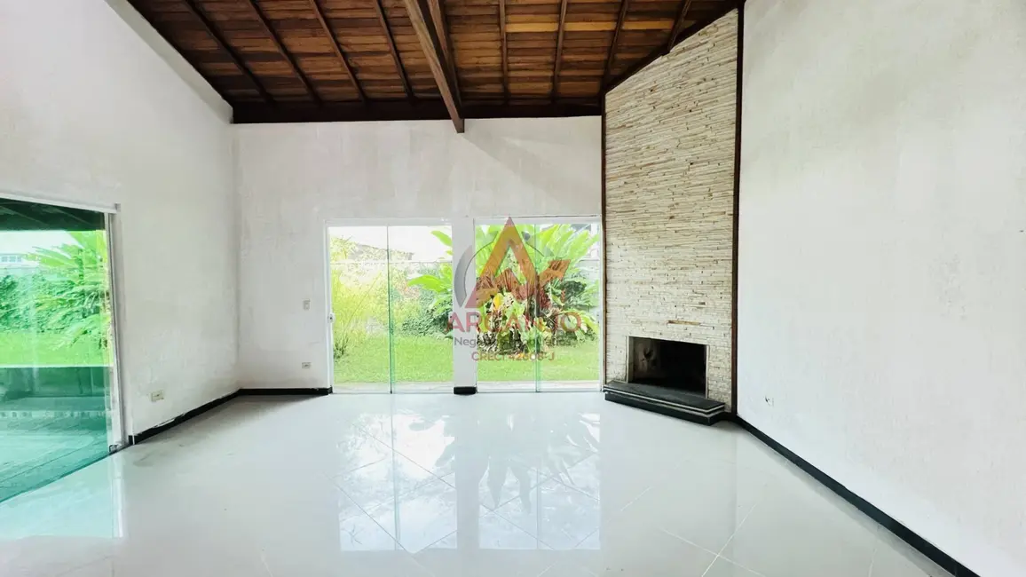 Foto 8 de Casa de Condomínio com 3 quartos à venda, 200m2 em Ubatuba - SP