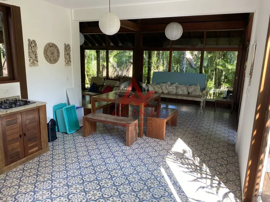 Casa com 4 quartos à venda, 244m2 em Ubatuba - SP - imagem 3 Foto 3 de Casa com 4 quartos à venda, 244m2 em Ubatuba - SP
