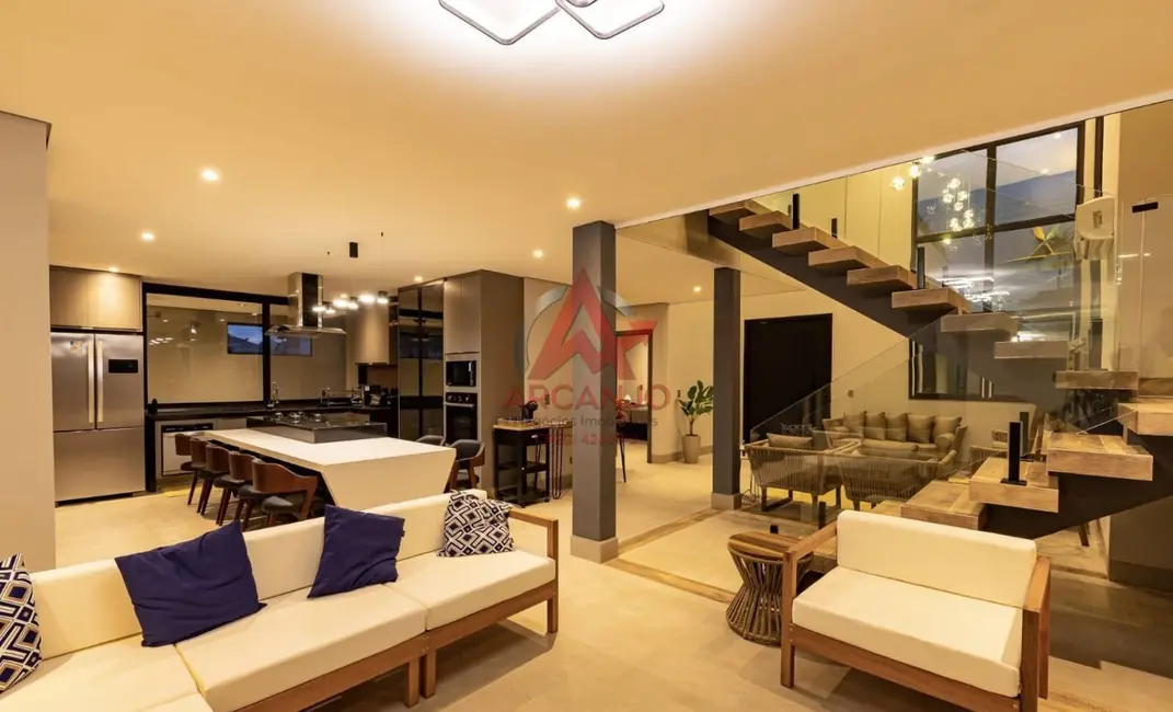 Foto 1 de Casa com 5 quartos à venda, 300m2 em Ubatuba - SP
