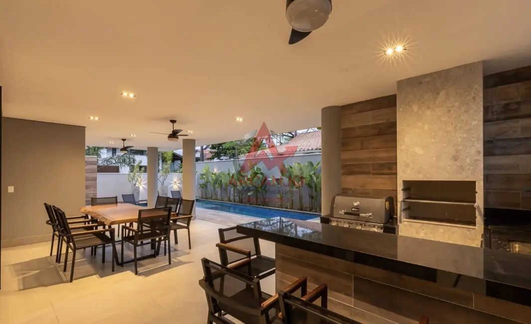 Foto 2 de Casa com 5 quartos à venda, 300m2 em Ubatuba - SP
