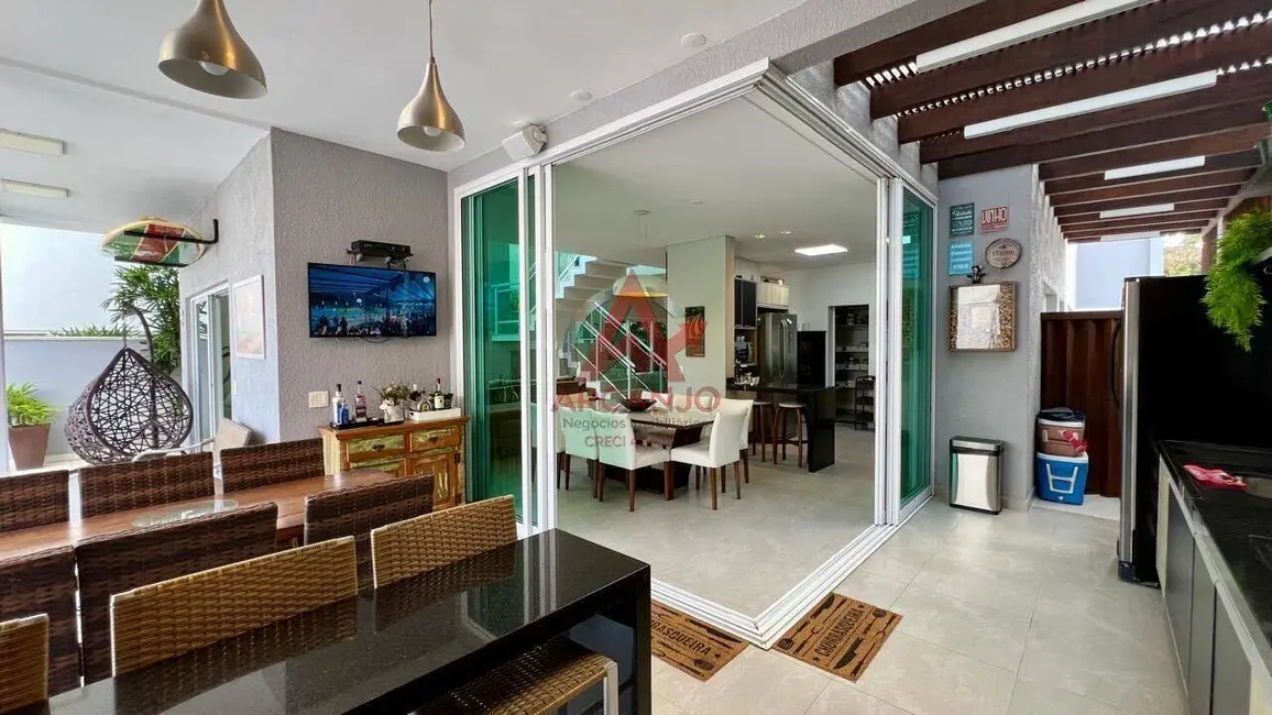 Foto 8 de Casa com 5 quartos à venda, 283m2 em Ubatuba - SP