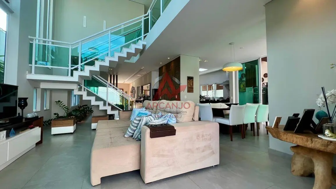 Foto 1 de Casa com 5 quartos à venda, 283m2 em Ubatuba - SP
