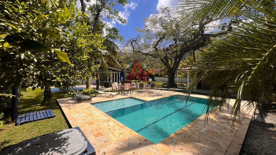 Foto 3 de Casa com 5 quartos à venda, 1000m2 em Ubatuba - SP