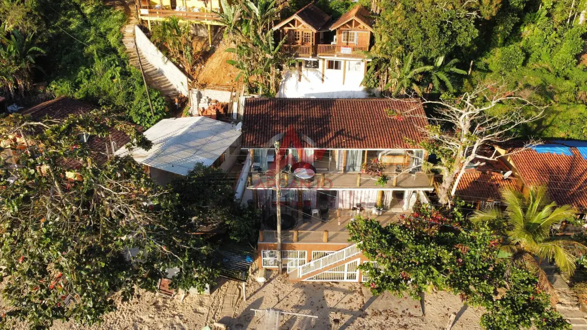 Foto 3 de Casa com 3 quartos à venda, 267m2 em Ubatuba - SP