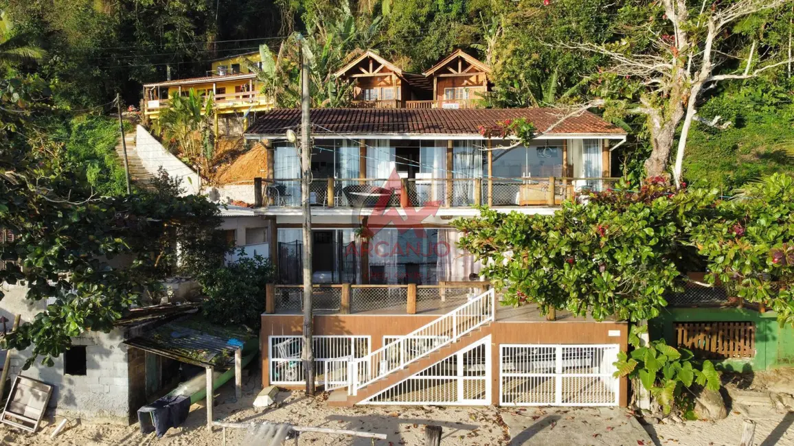Foto 2 de Casa com 3 quartos à venda, 267m2 em Ubatuba - SP