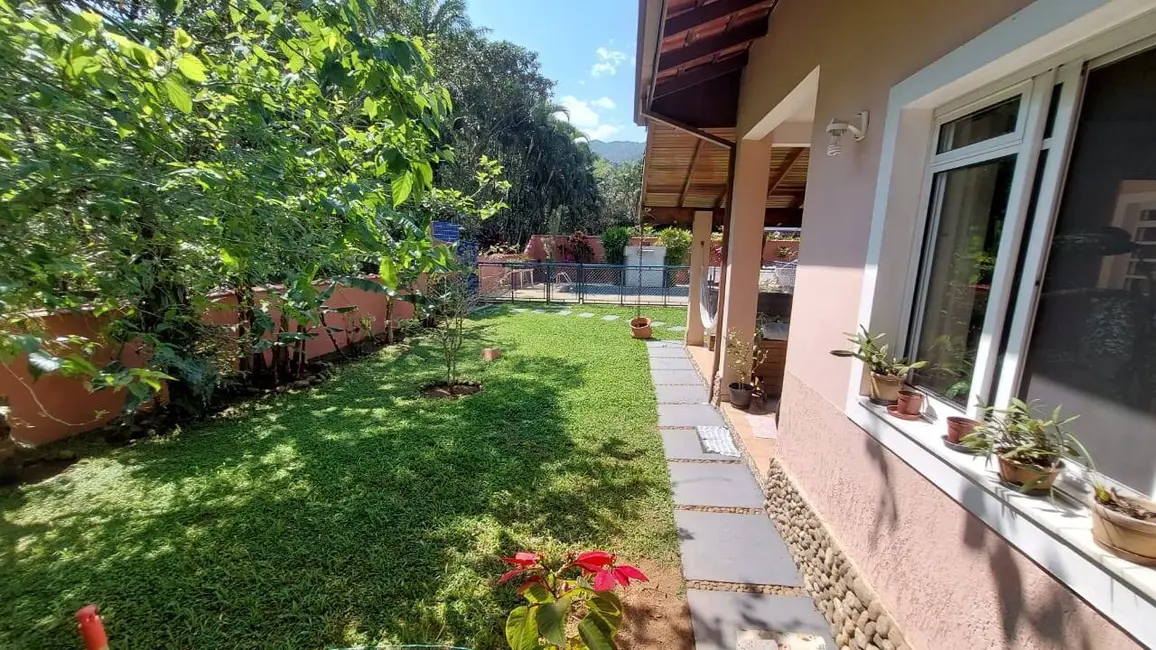 Foto 4 de Casa de Condomínio com 3 quartos à venda, 148m2 em Ubatuba - SP