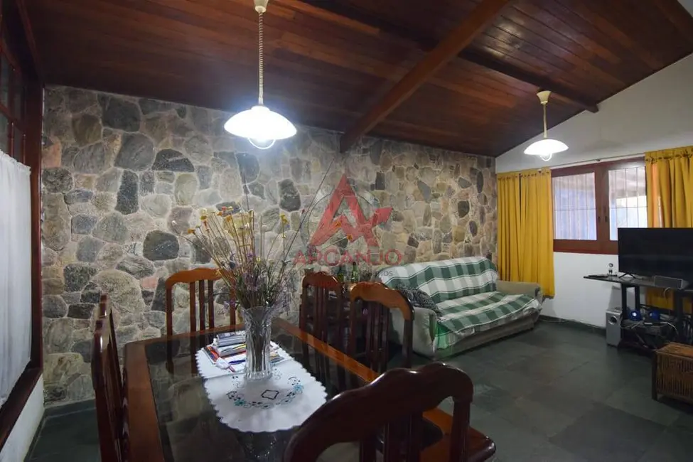 Foto 8 de Casa com 7 quartos à venda, 202m2 em Ubatuba - SP