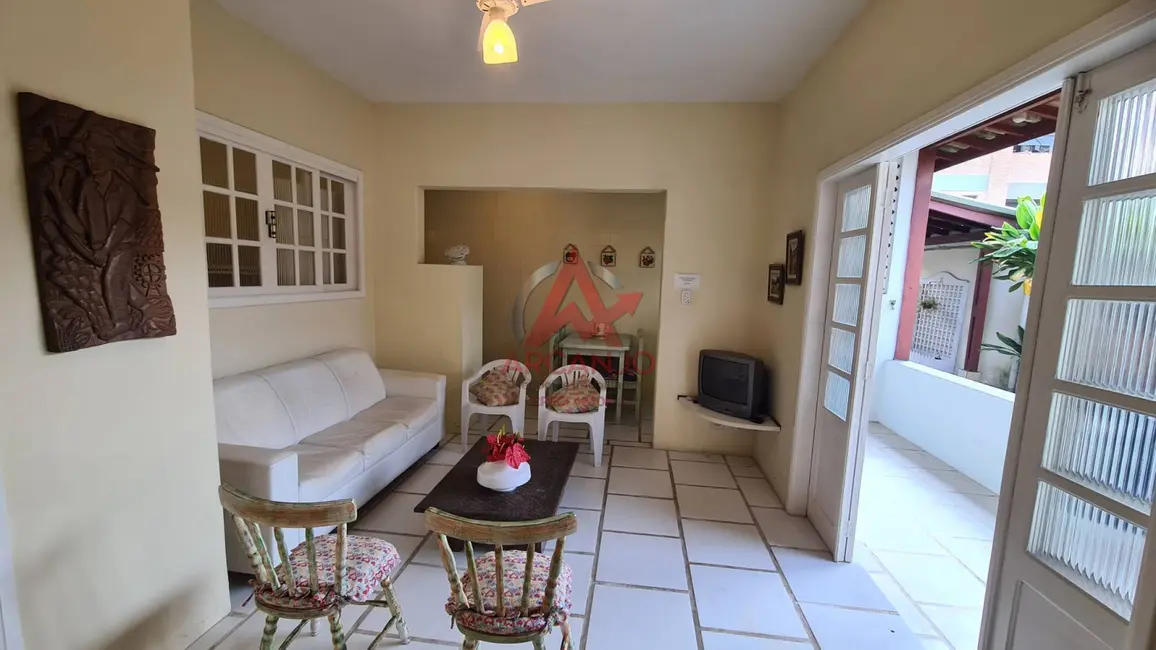 Casa com 4 quartos à venda, 180m2 em Centro, Ubatuba - SP - imagem 6 Foto 6 de Casa com 4 quartos à venda, 180m2 em Centro, Ubatuba - SP