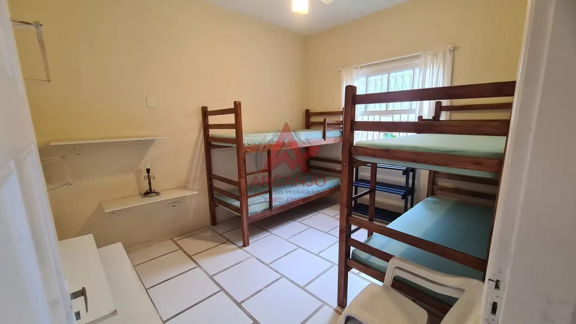 Casa com 4 quartos à venda, 180m2 em Centro, Ubatuba - SP - imagem 4 Foto 4 de Casa com 4 quartos à venda, 180m2 em Centro, Ubatuba - SP