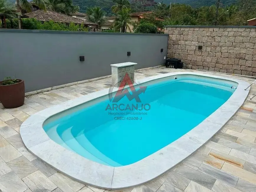 Casa com 5 quartos à venda, 200m2 em Ubatuba - SP - imagem 5 Foto 5 de Casa com 5 quartos à venda, 200m2 em Ubatuba - SP