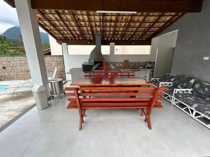 Casa com 5 quartos à venda, 200m2 em Ubatuba - SP - imagem 7 Foto 7 de Casa com 5 quartos à venda, 200m2 em Ubatuba - SP