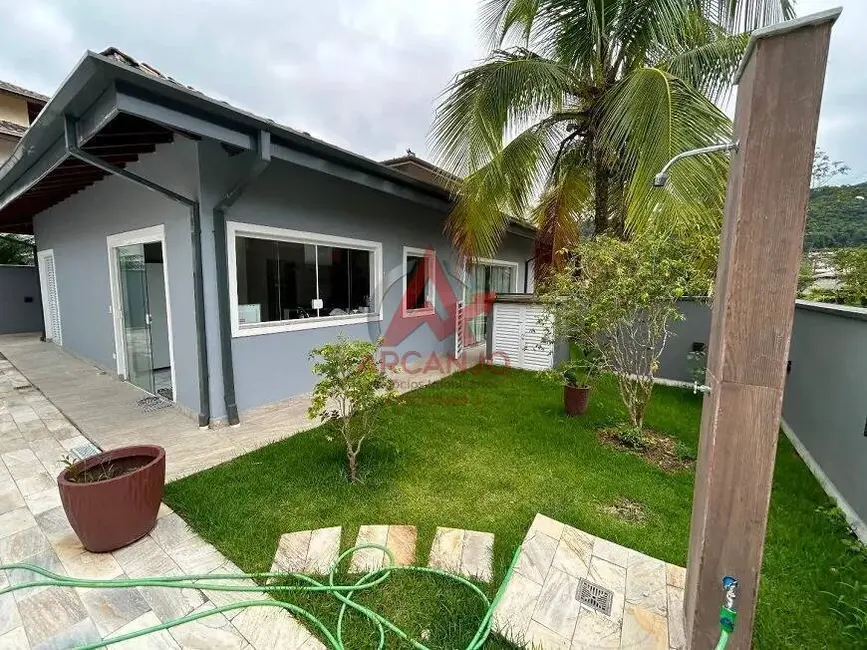 Casa com 5 quartos à venda, 200m2 em Ubatuba - SP - imagem 1 Foto 1 de Casa com 5 quartos à venda, 200m2 em Ubatuba - SP