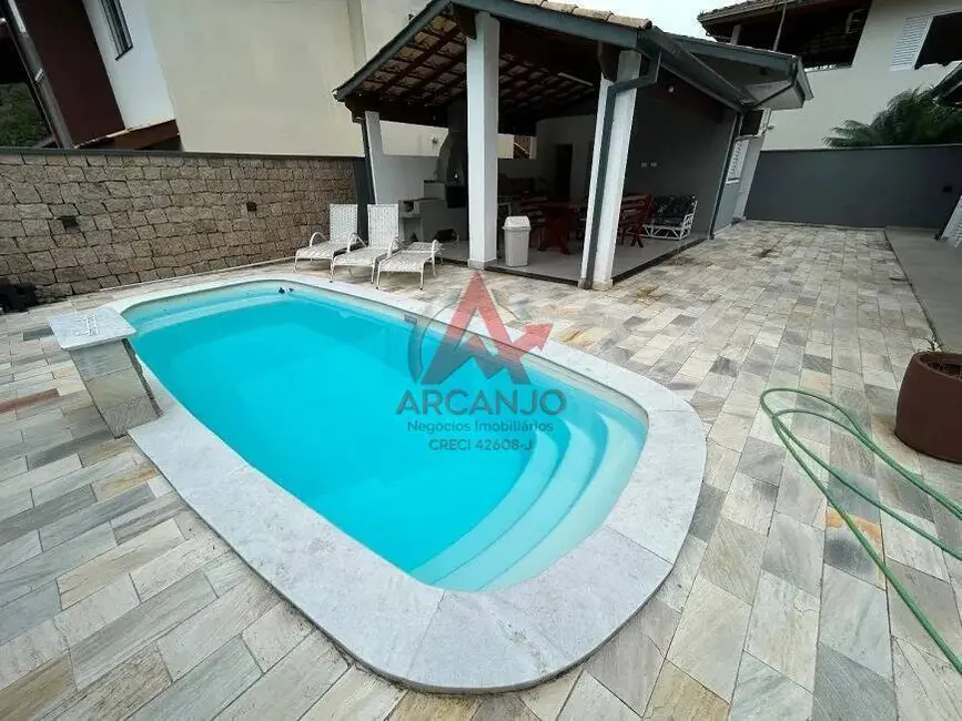 Casa com 5 quartos à venda, 200m2 em Ubatuba - SP - imagem 4 Foto 4 de Casa com 5 quartos à venda, 200m2 em Ubatuba - SP