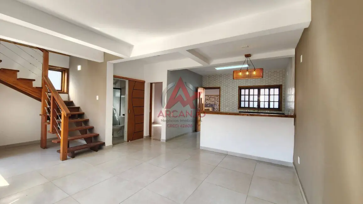 Foto 1 de Casa com 6 quartos à venda, 200m2 em Ubatuba - SP