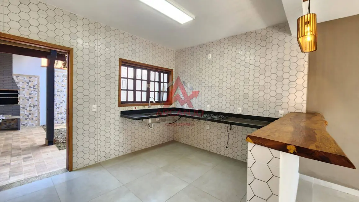 Foto 2 de Casa com 6 quartos à venda, 200m2 em Ubatuba - SP