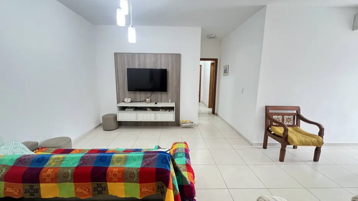 Foto 2 de Apartamento com 3 quartos para alugar, 100m2 em Centro, Ubatuba - SP
