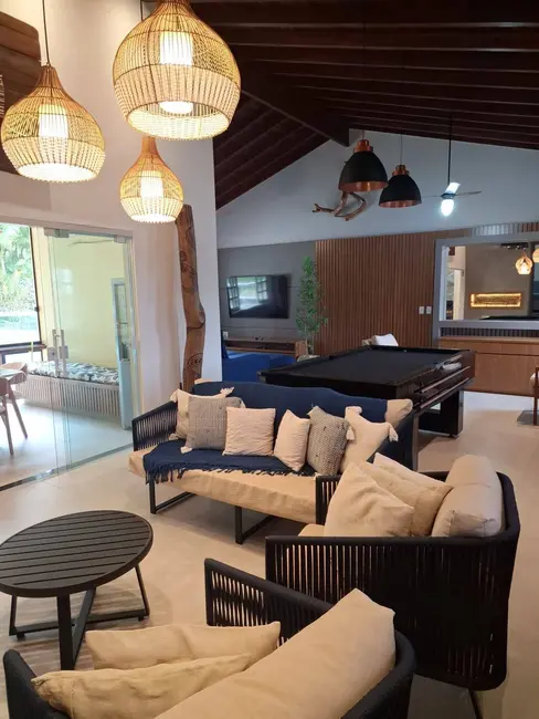 Foto 3 de Casa com 5 quartos à venda, 250m2 em Ubatuba - SP