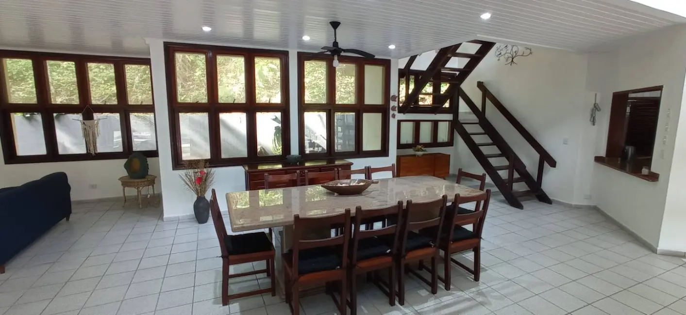 Foto 5 de Casa com 5 quartos à venda, 471m2 em Ubatuba - SP