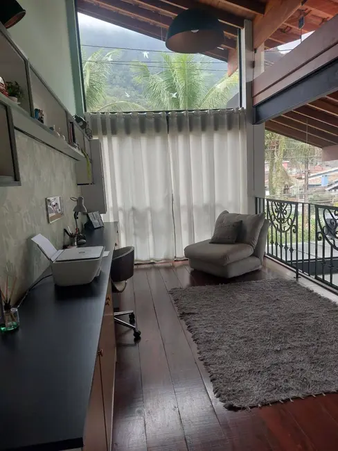 Foto 6 de Casa com 4 quartos à venda, 206m2 em Ubatuba - SP