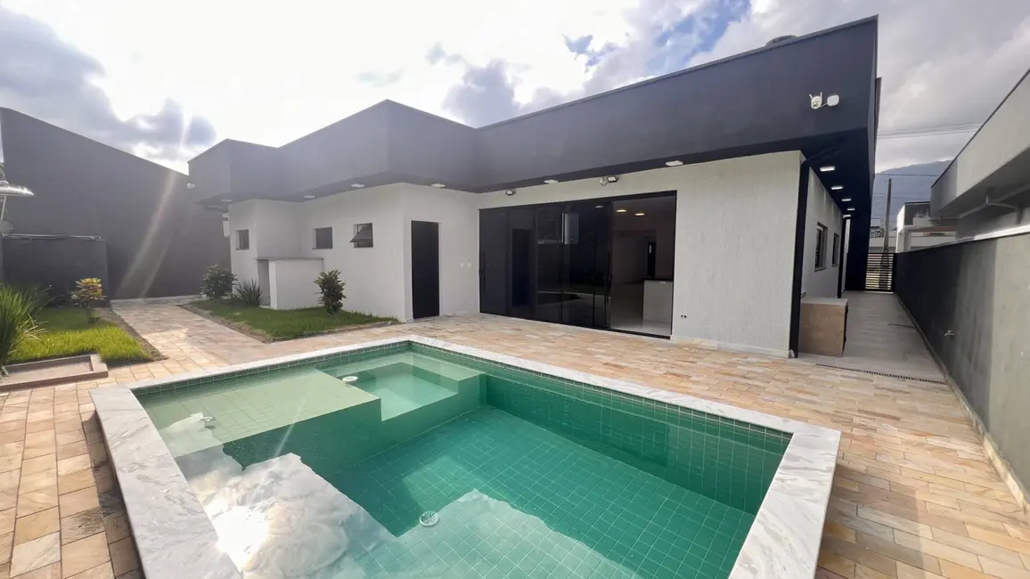Foto 2 de Casa com 3 quartos à venda, 300m2 em Ubatuba - SP